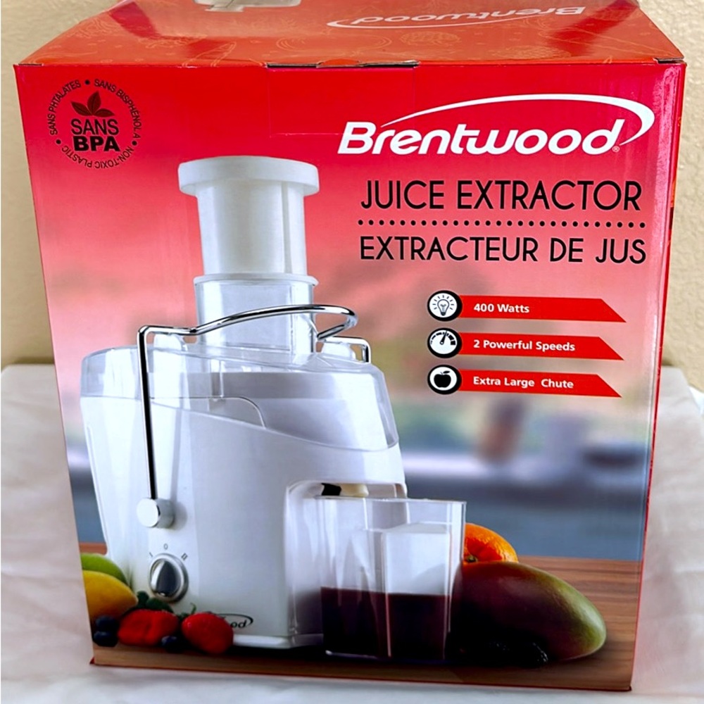Juice Extractor Brentwood With Graduated Jar, 2-Speed 400 Watts White..